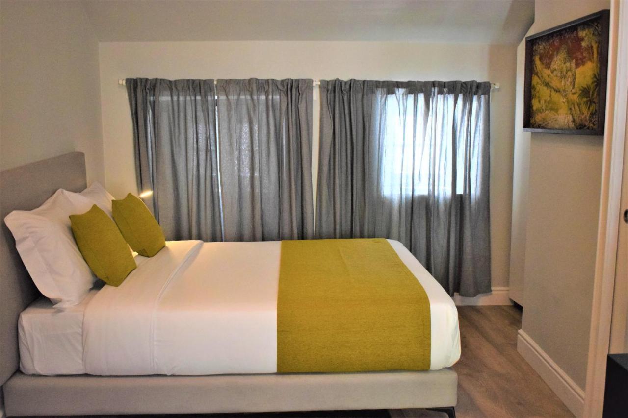 Colmeia Apartment