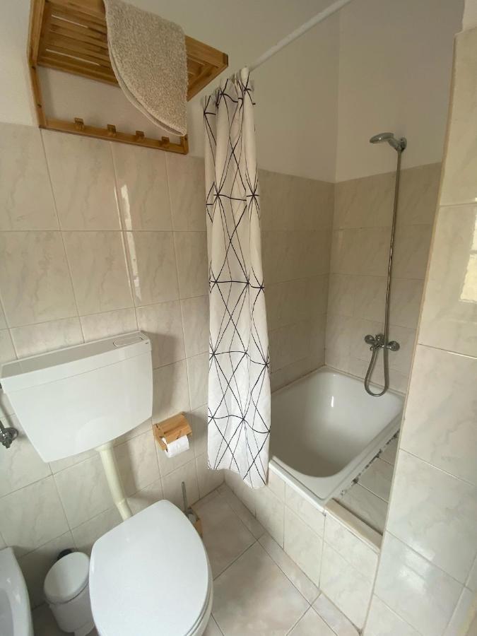 Pedro Surf Shelter Apartment Lisbon
