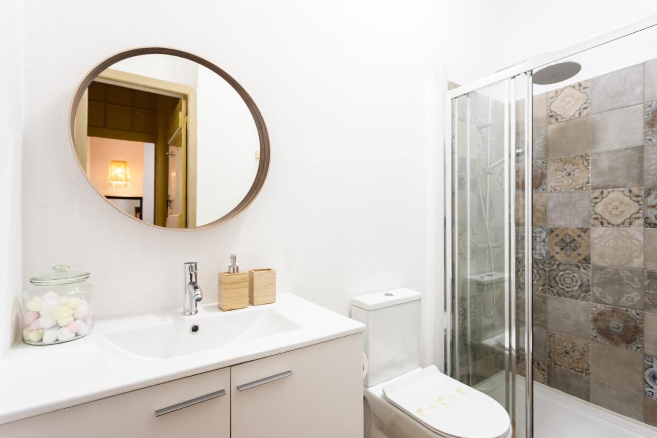 Yellow Tiles In Center Apartment *