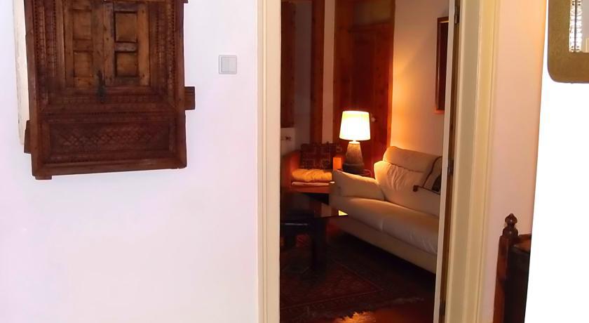 Flores Terrace Apartment *
