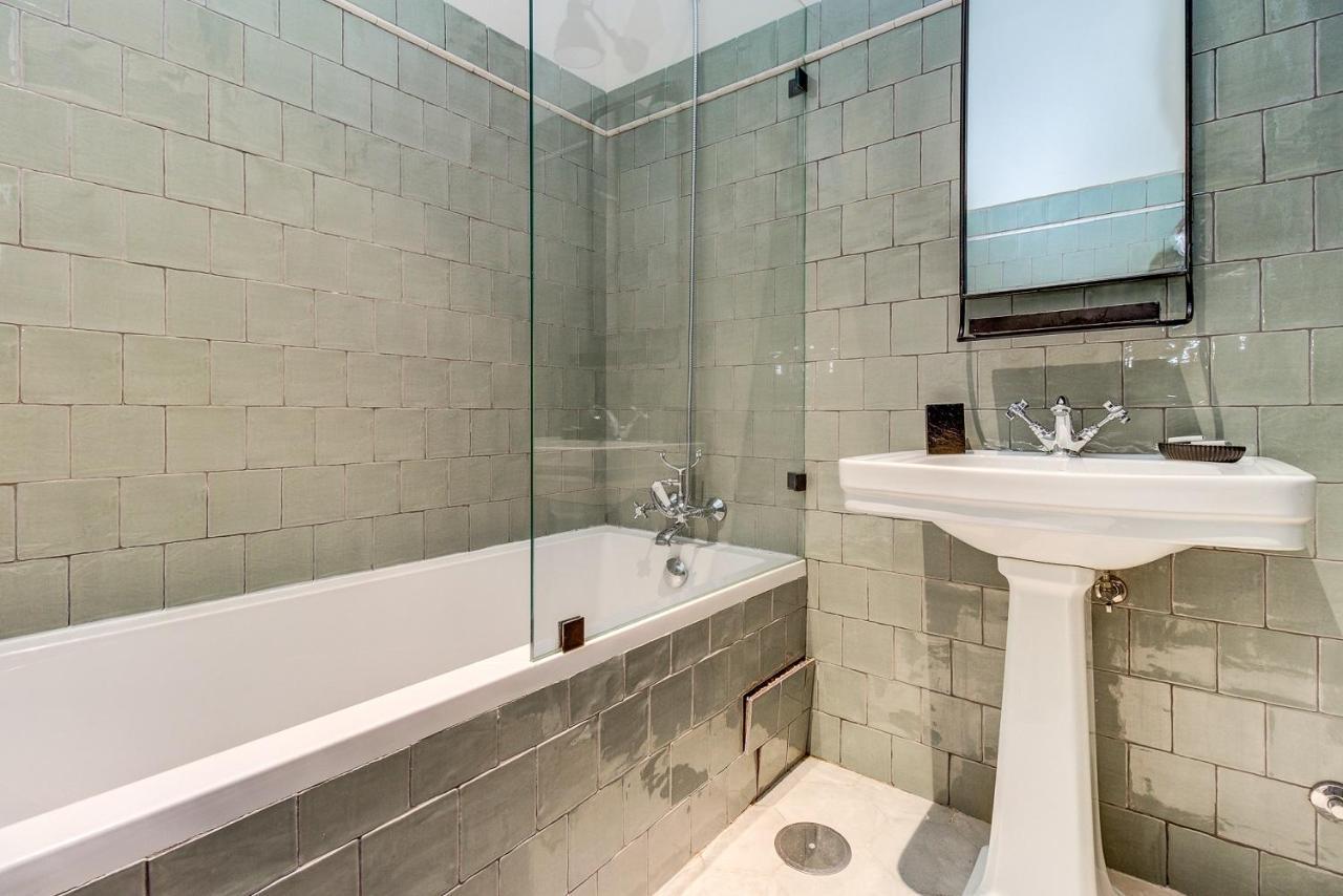 Nomad's Time Out Market - 3bed *