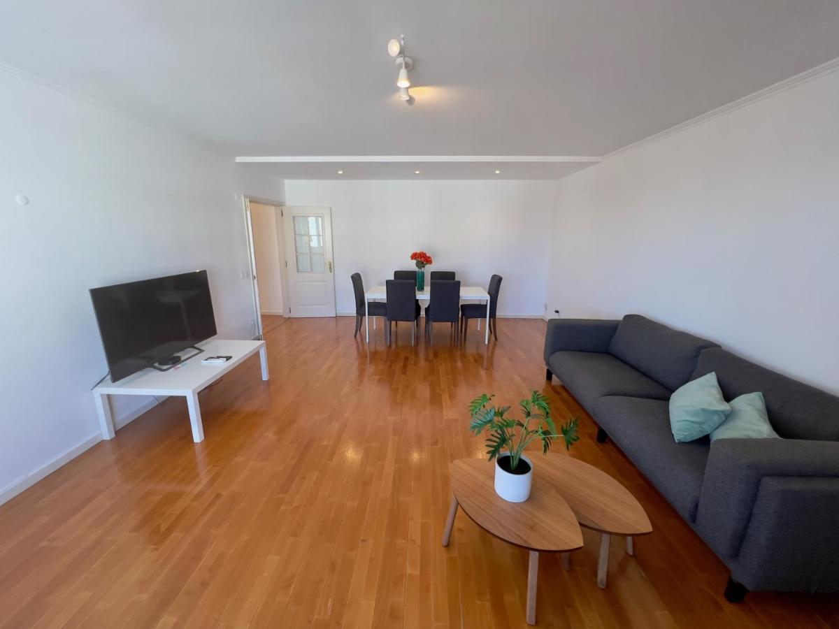 Boutique - 2 Bedroom - Center *