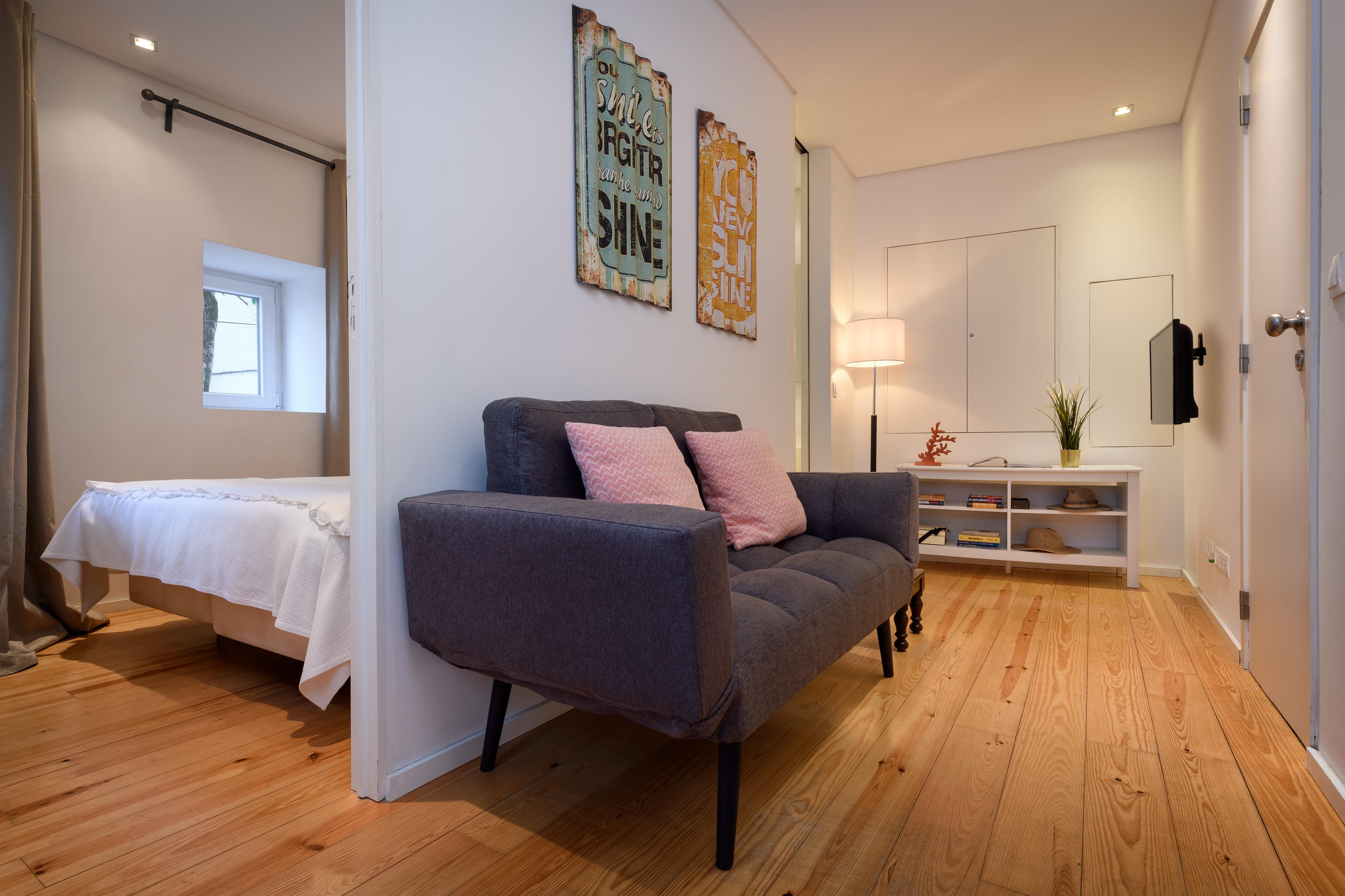 Alfama Yellow House Apartment