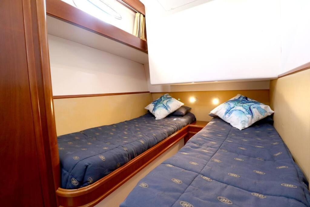 Private Yacht, We Our Guests Botel Lisboa