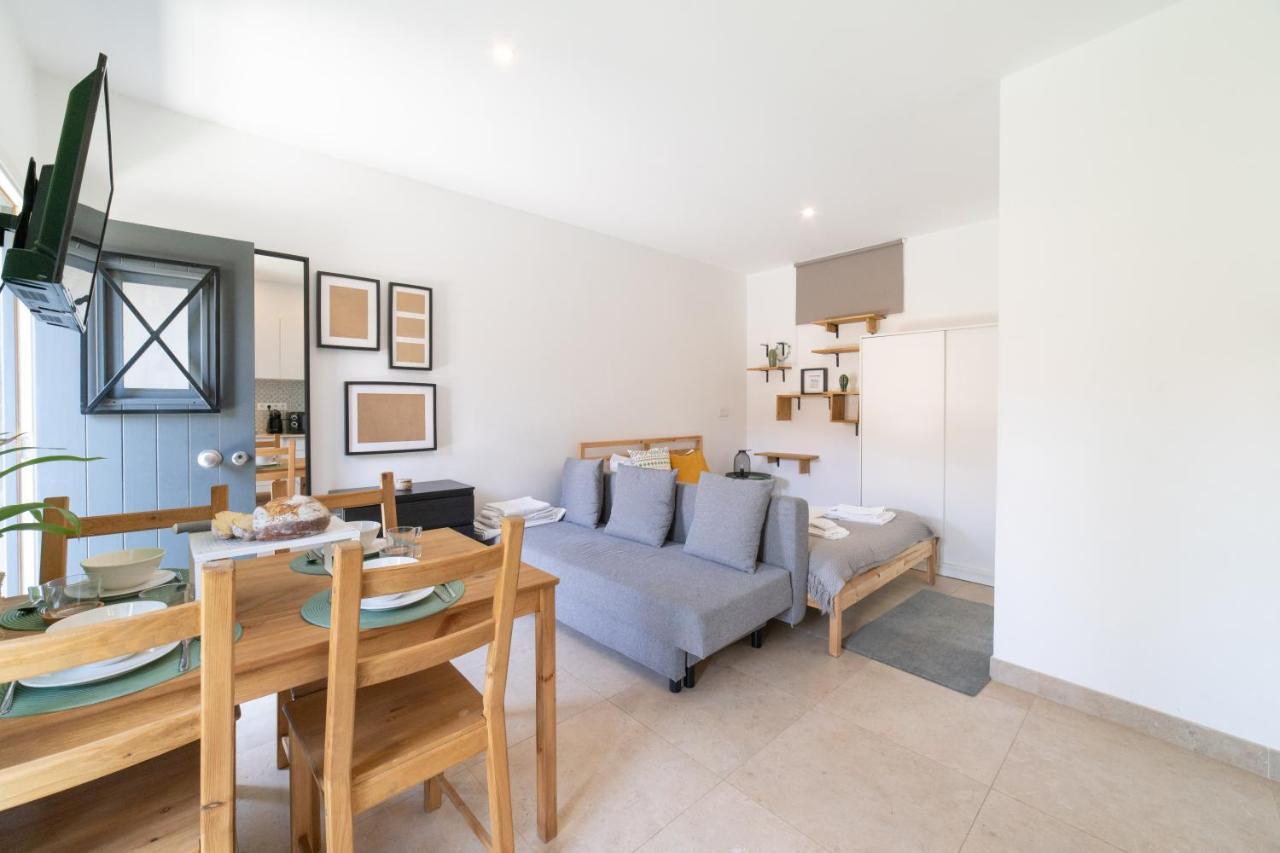 Apartment Hill House - No. 599d *