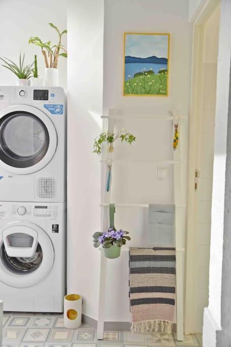 Apartment Two Bedroom Cozy Flat By River In Quiet Art Zone *