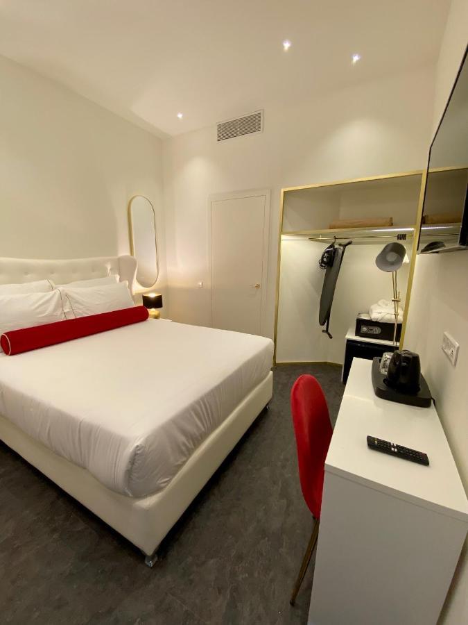 Hollywood By Hotel 4*