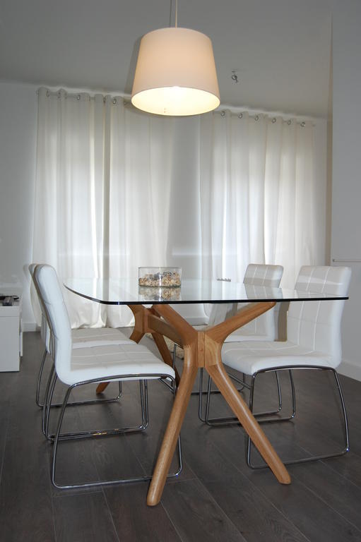 Wallis Apartment