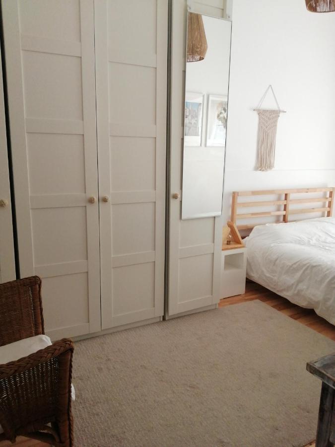 Encantador Com Patio Apartment Lisbon