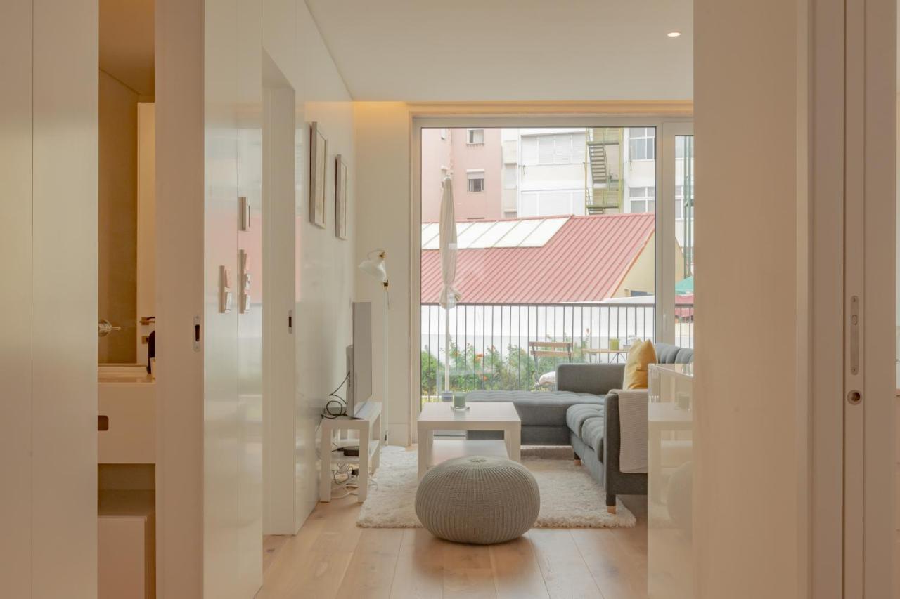 Apartment Bright 1 Bdr W/ Pool View By Lovelystay
