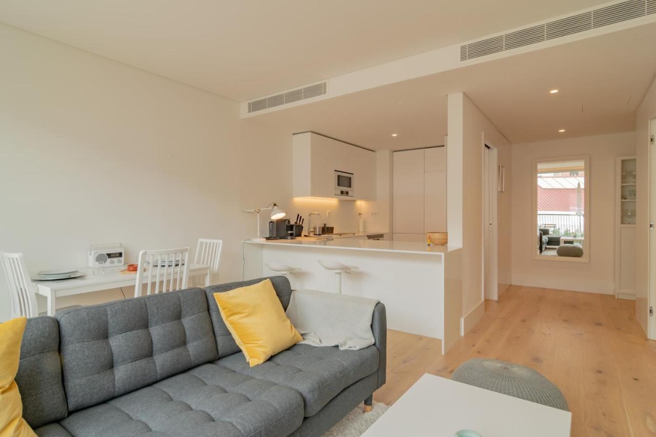Apartment Bright 1 Bdr W/ Pool View By Lovelystay
