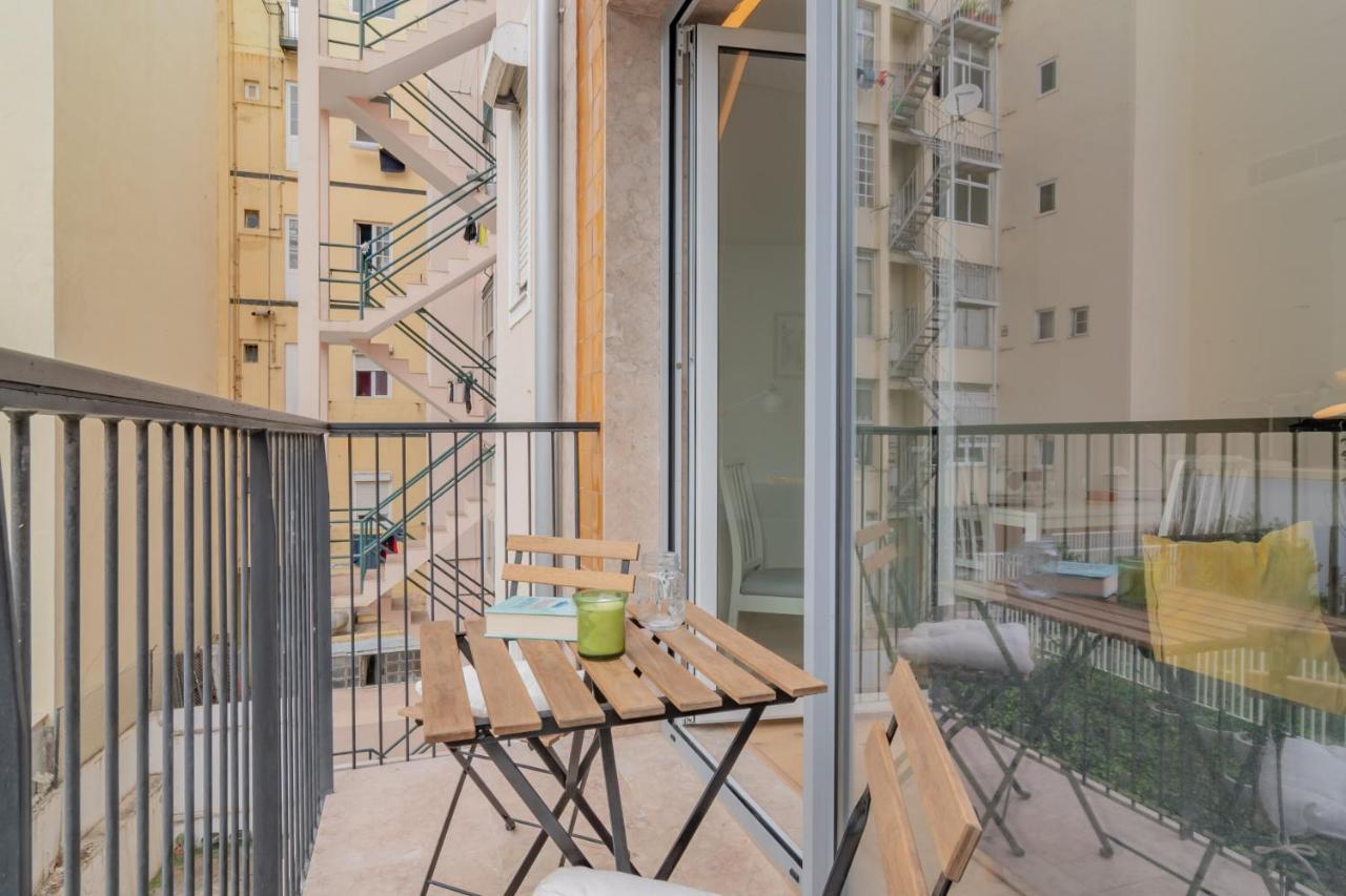 Bright 1 Bdr W/ Pool View By Lovelystay Lisbon