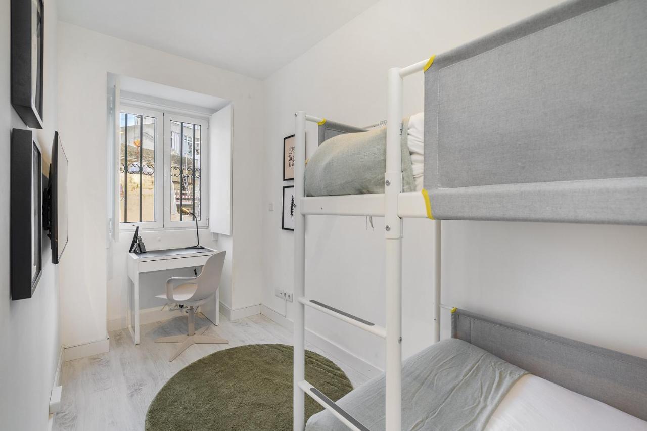 Whome Lisbon's Kept Secret: 2-bed W/ac & Patio * Lisbon