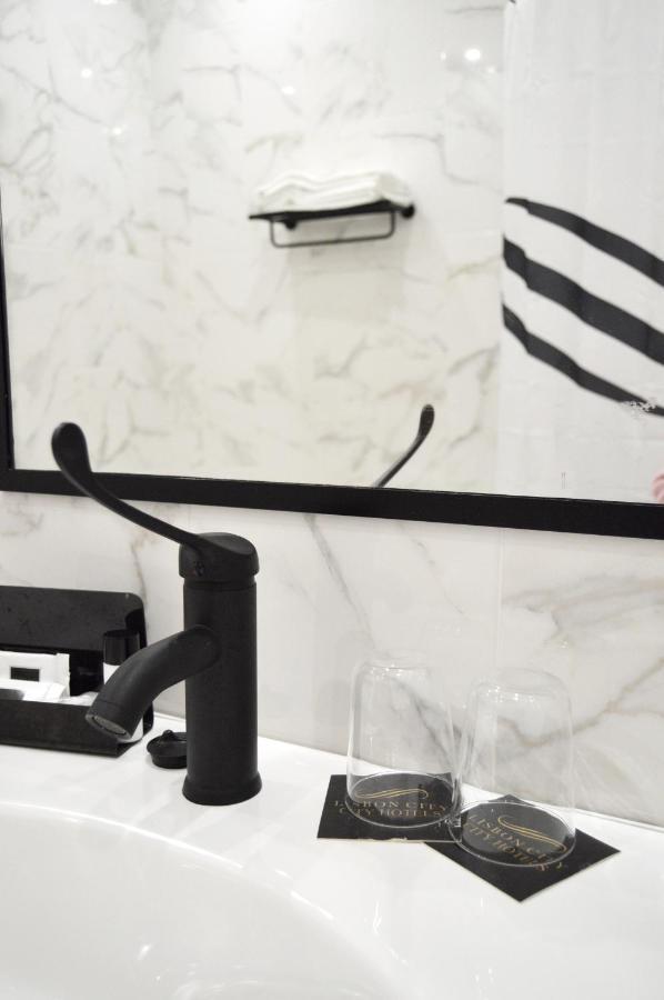 Hotel Hollywood By 4*