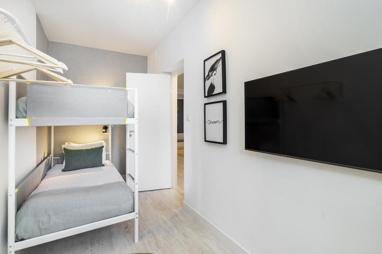 Whome Lisbon's Kept Secret: 2-bed W/ac & Patio Apartment