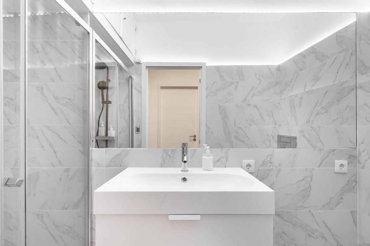 Whome Lisbon's Kept Secret: 2-bed W/ac & Patio * Lisbon