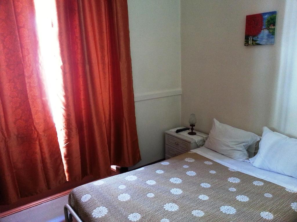 Pensao Prata Guest house