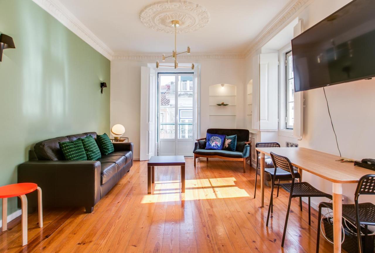 Apartamento Spacious, Bright And Newly Renovated 2 Bedroom Apartment, Historical Center, Madragoa