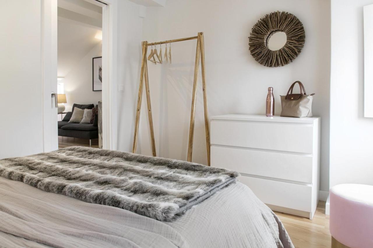 Apartment The Romantic Nest - The Perfect Getaway At Downtown, 6th-floor No Lift Lisbon