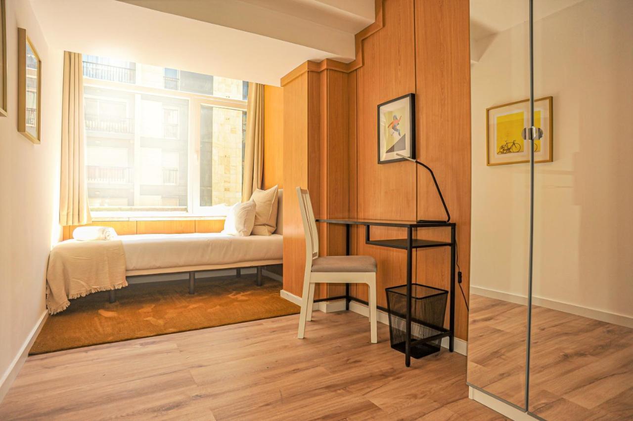 Downtown Modern 8 Bedroom - Marques De Pombal Apartment *