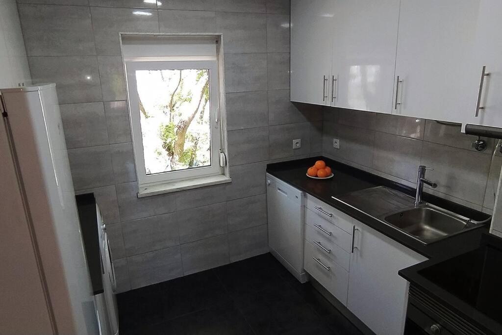 Apartment Lisboa/city/sunny Apar/metro/airport/wifi/air Cond Lisbon