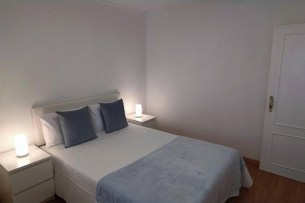 Apartment Lisboa/city/sunny Apar/metro/airport/wifi/air Cond Lisbon