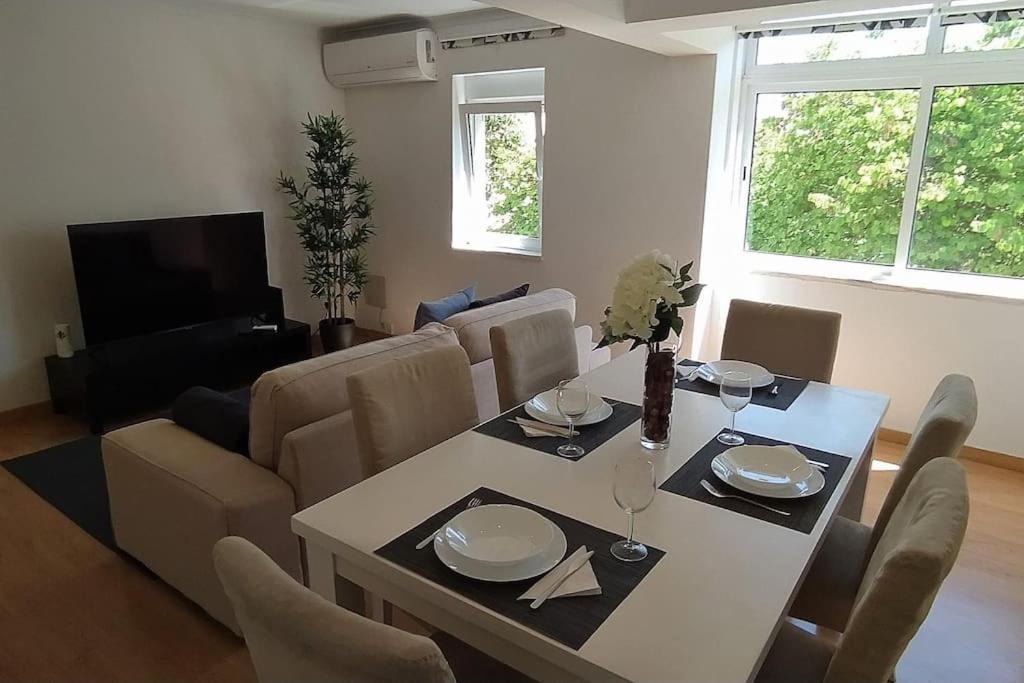 Lisboa/city/sunny Apar/metro/airport/wifi/air Cond Apartment Lisbon