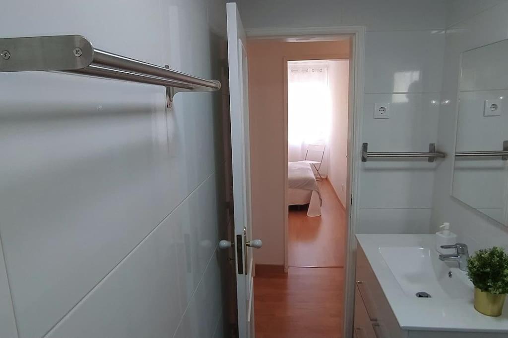 Lisboa/city/sunny Apar/metro/airport/wifi/air Cond Apartment *