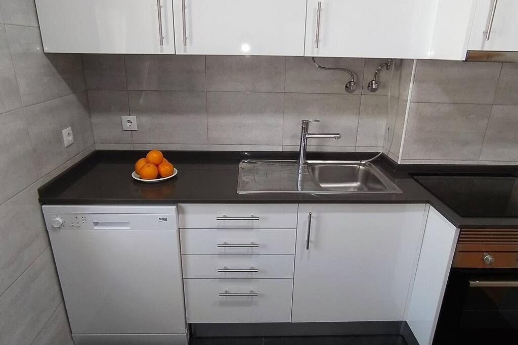 Apartment Lisboa/city/sunny Apar/metro/airport/wifi/air Cond Lisbon
