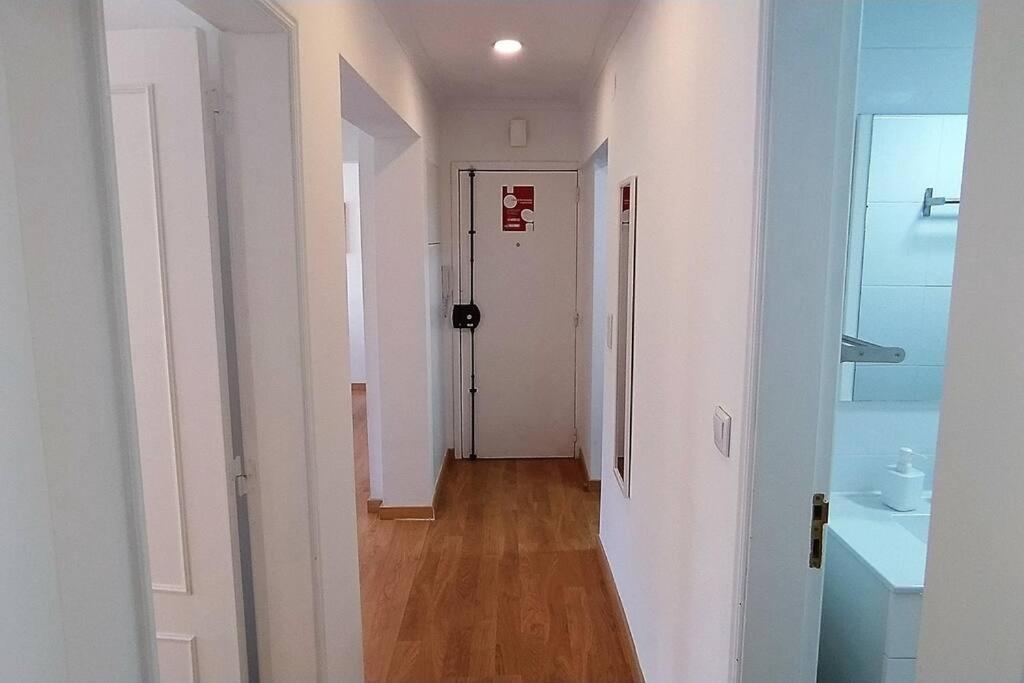 Lisboa/city/sunny Apar/metro/airport/wifi/air Cond Apartment