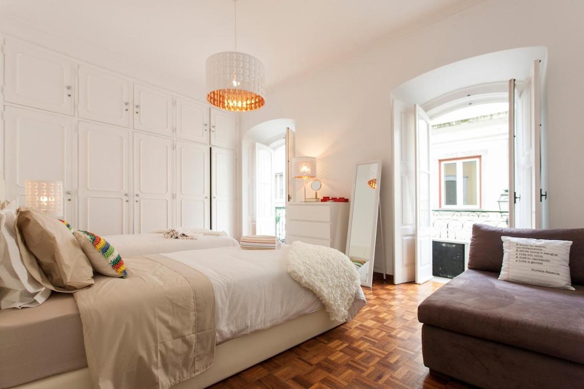 Guest house Ginjinha House - 4 - Bairro Alto - With Ac! 3*