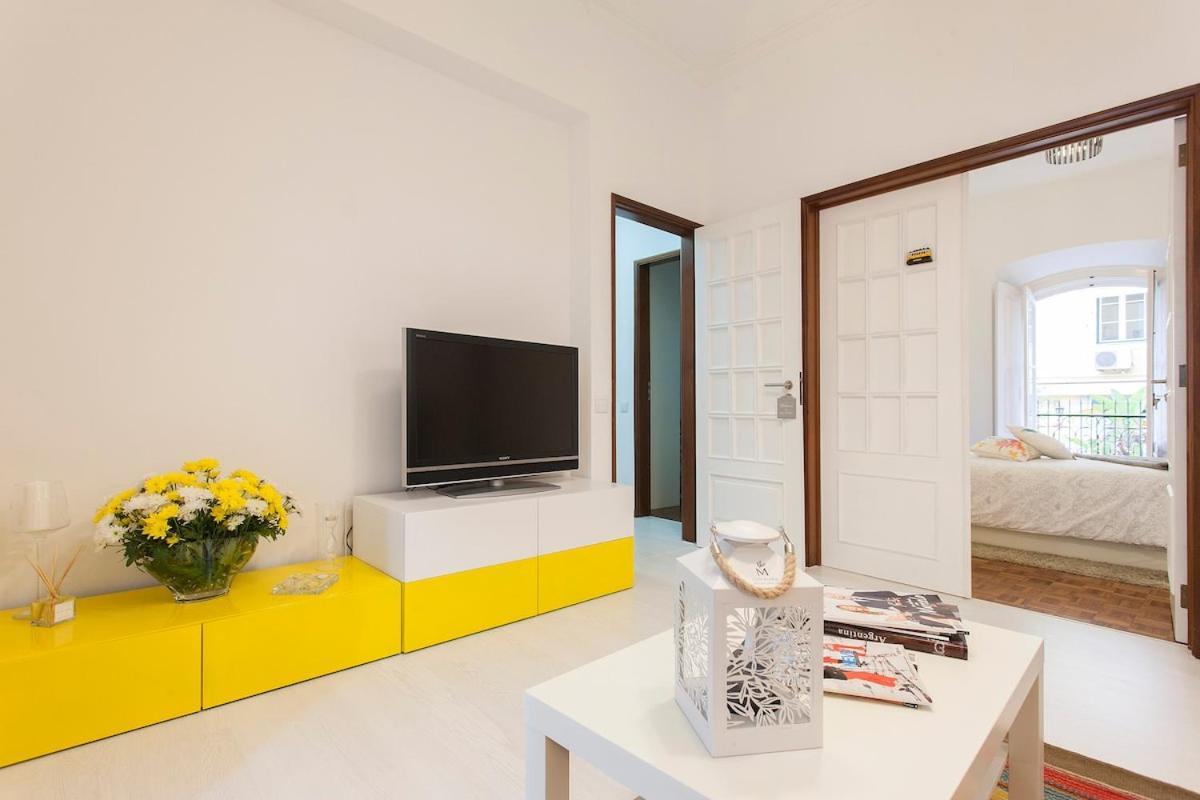 Guest house Ginjinha House - 4 - Bairro Alto - With Ac! 3*