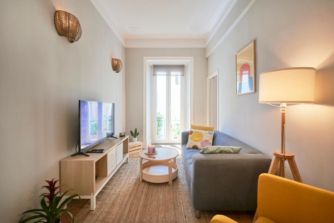 Apartment Design For Big Groups 4bed/3bath Lisbon
