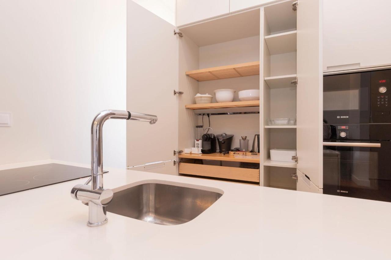 Amazing 4bdr Flat In Areeiro By Lovelystay Apartment