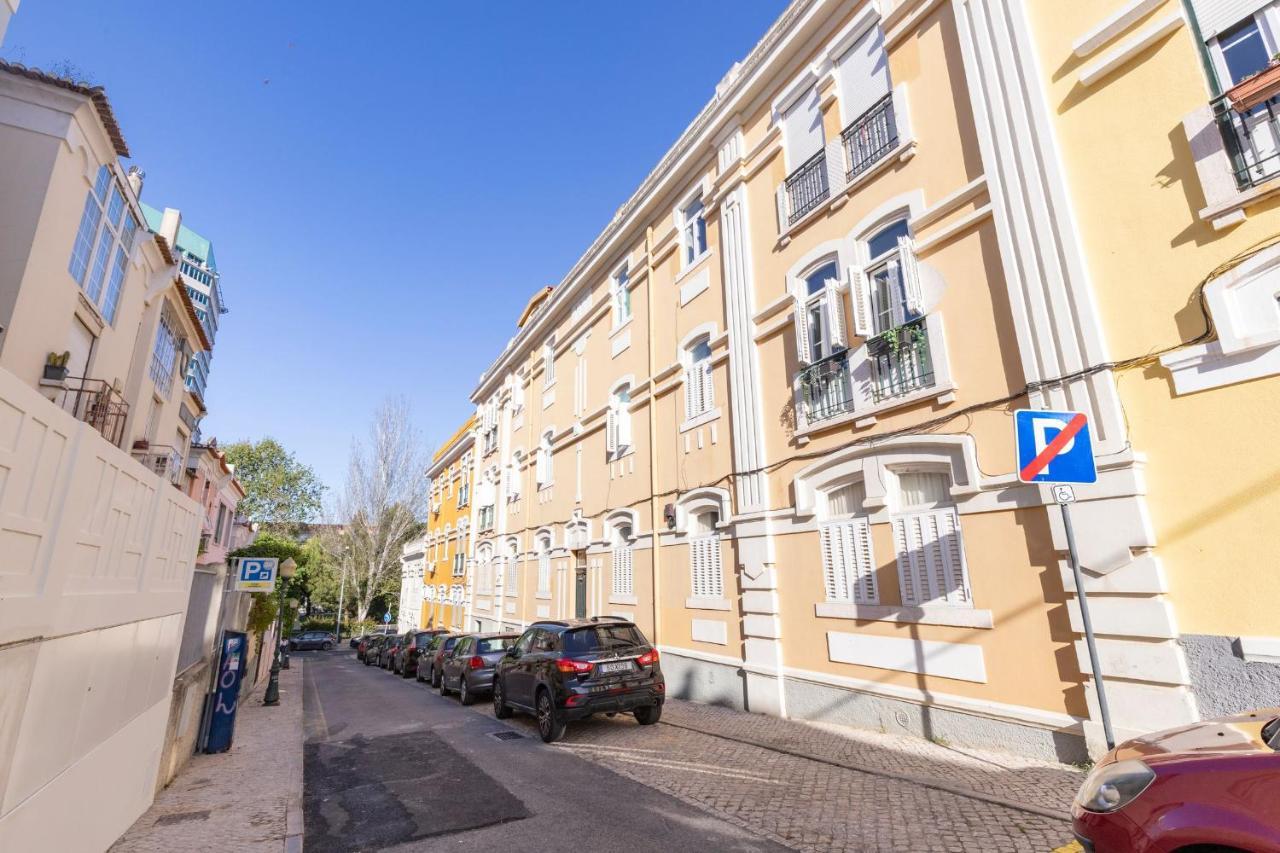 Apartment Amazing 4bdr Flat In Areeiro By Lovelystay *