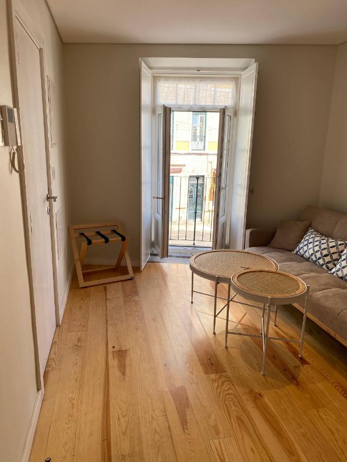 Discover Lisbons History - Stylish In Alfama Apartment *