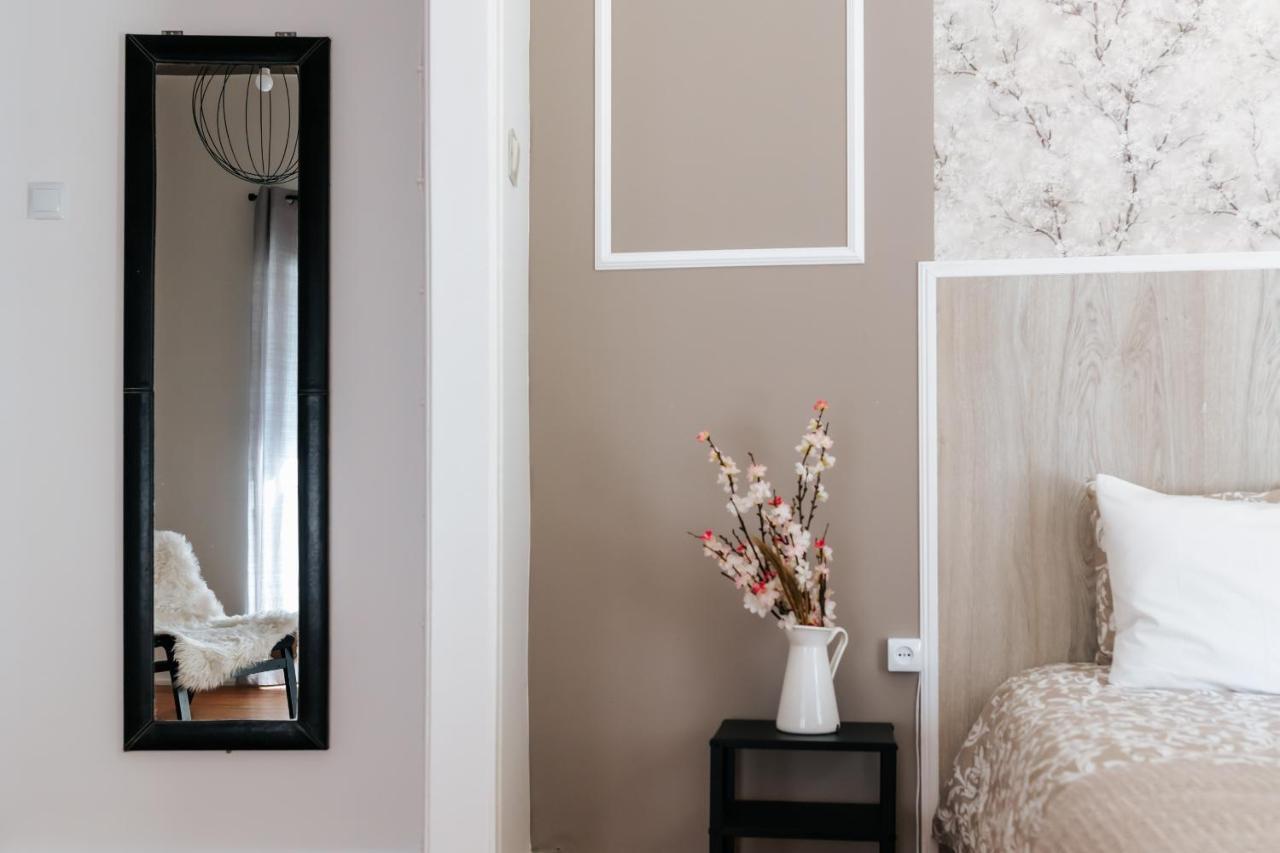Center King Size Bird Guest house Lisbon