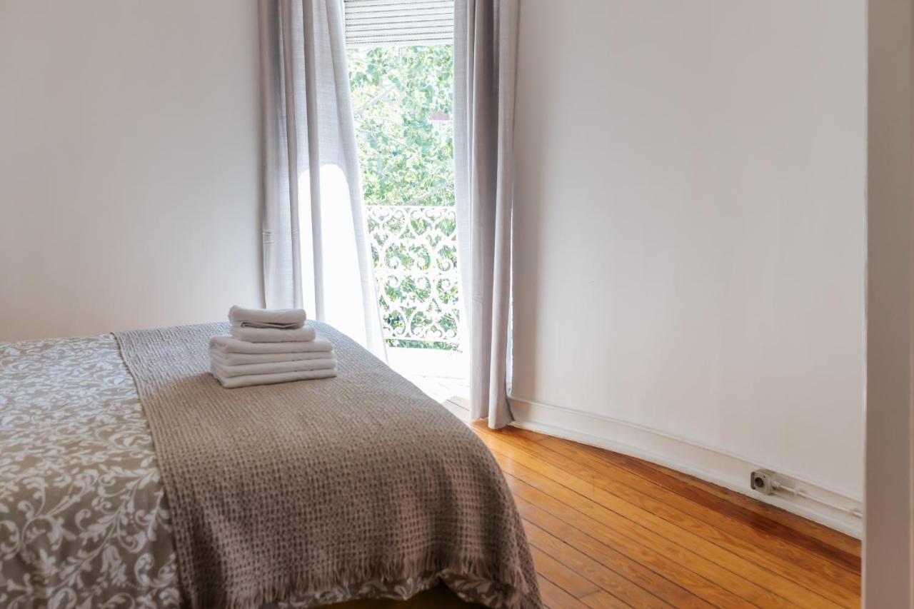 Center King Size Bird Guest house *