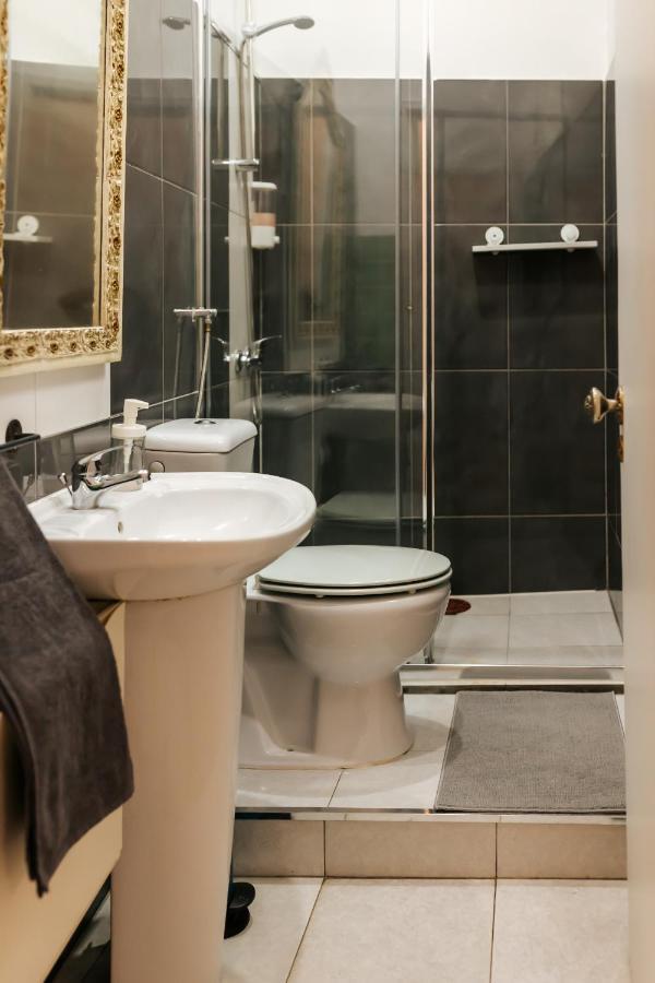 Center King Size Bird Guest house *