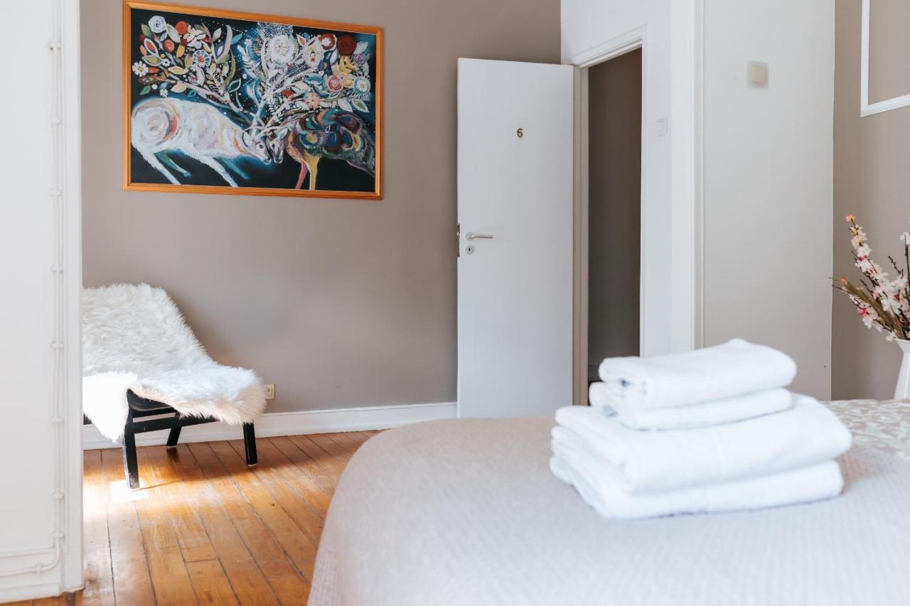 Center King Size Bird Guest house *