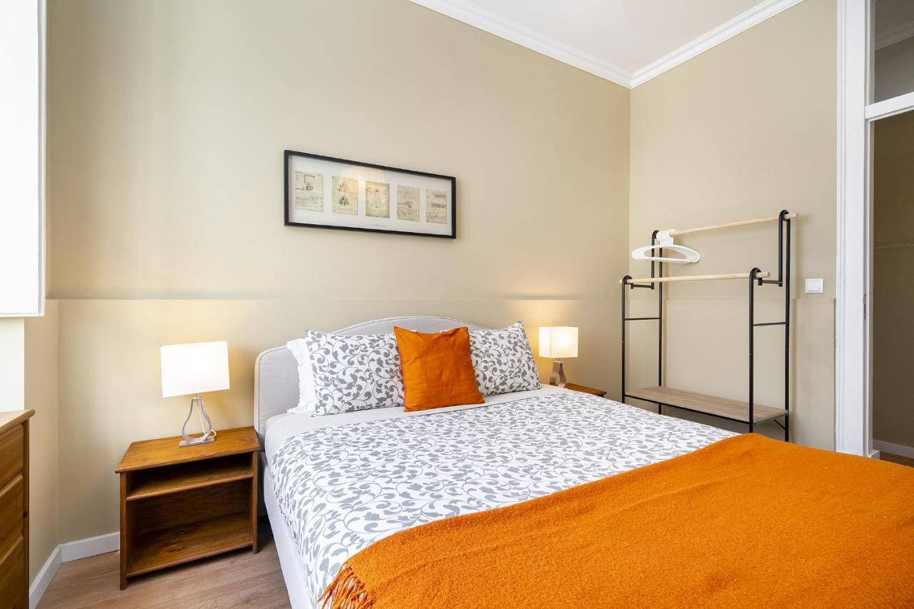 Whome Urban Comfort: 1-br Near Airport & Train Station Apartment Lisbon