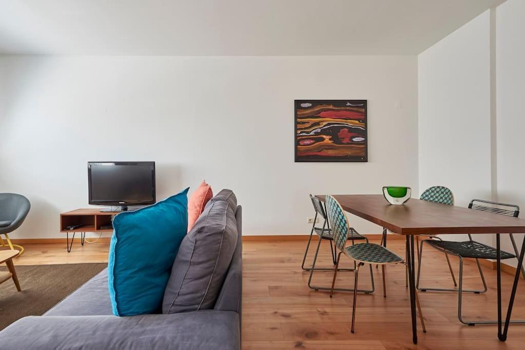 Apartment Modern In Parque Nacoes