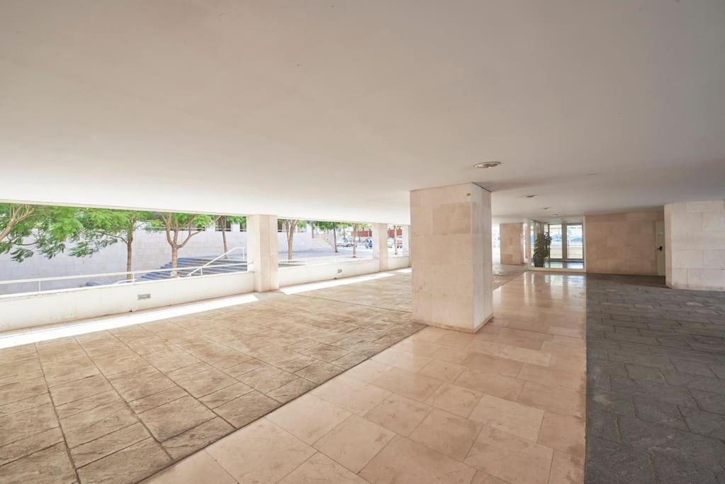 Apartment Modern In Parque Nacoes Lisbon