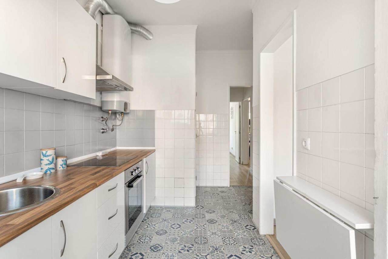 Joivy Striking Flat In Benfica Apartment
