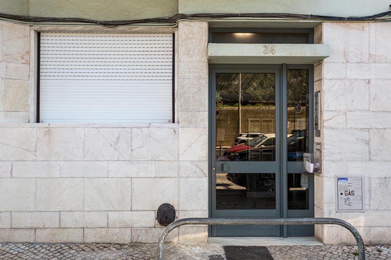 Joivy Striking Flat In Benfica Apartment *