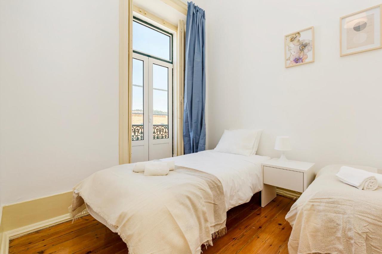 4br - Excellent Location - New Mattresses!