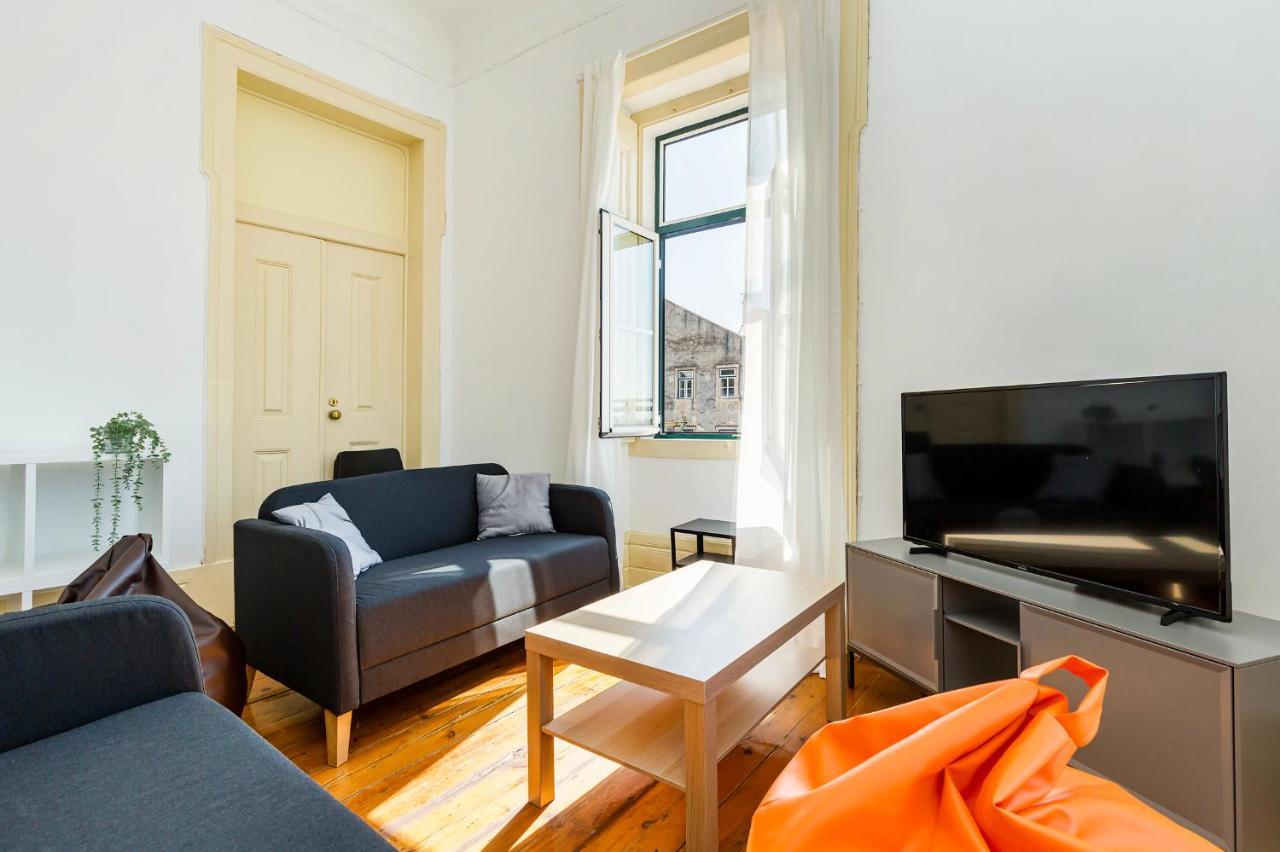 4br - Excellent Location - New Mattresses!