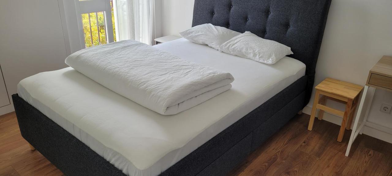 Comfy Near Metro & Airport Homestay Lisbon