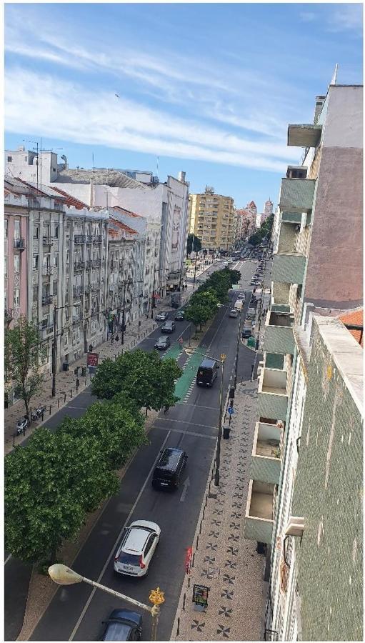 Single Or Double With Balcony Close To Alameda Metro! Homestay