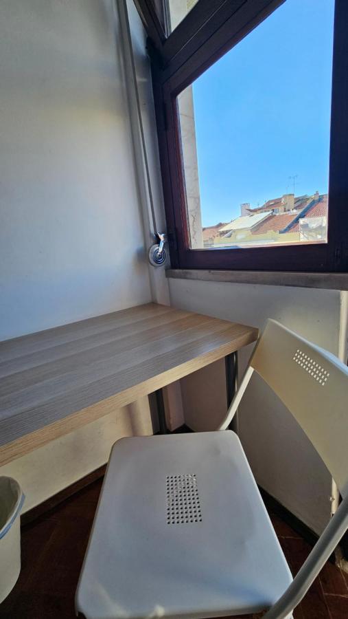 Single Or Double With Balcony Close To Alameda Metro! Homestay Lisbon
